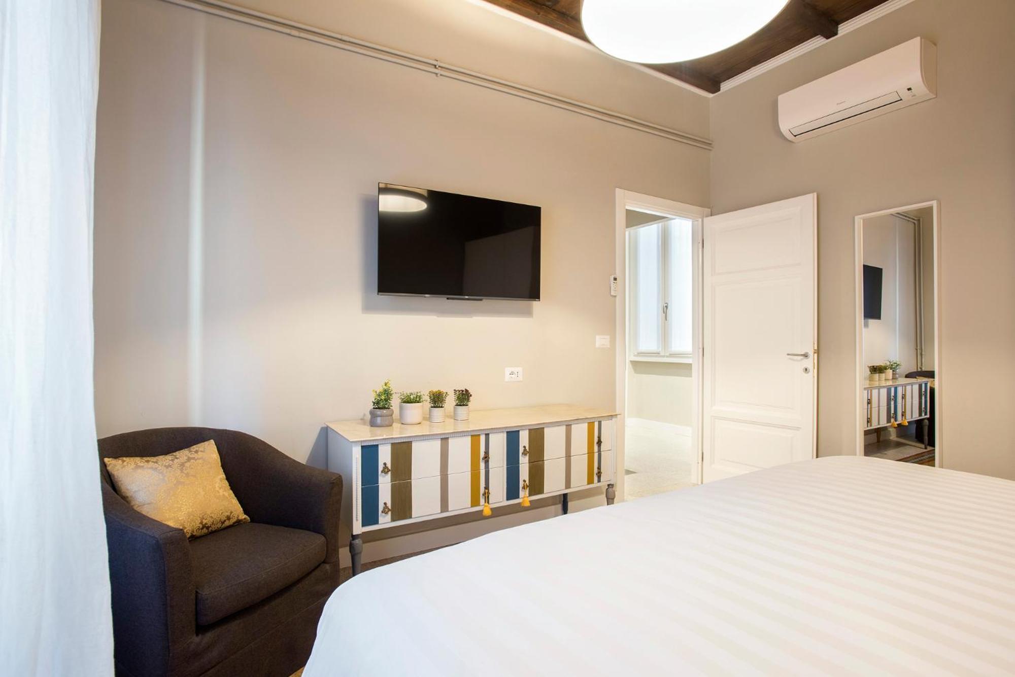 Gonfalone 6 Bed and breakfast 5*